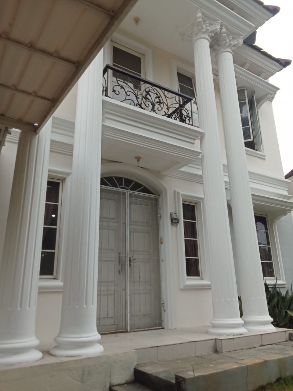 Disewakan Rumah di Cluster Oakwood Lippo Cikarang